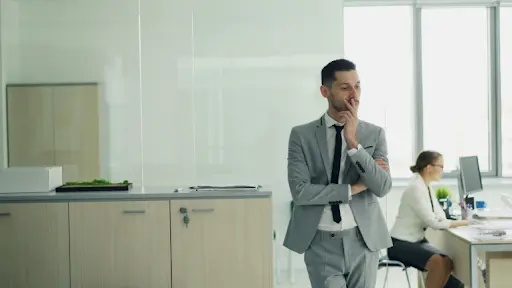 How to Make Big Business Decisions Without Second-Guessing Yourself